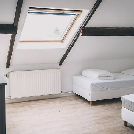 A L'entree Du Verger - Charmante Maison En Pierres Dinant